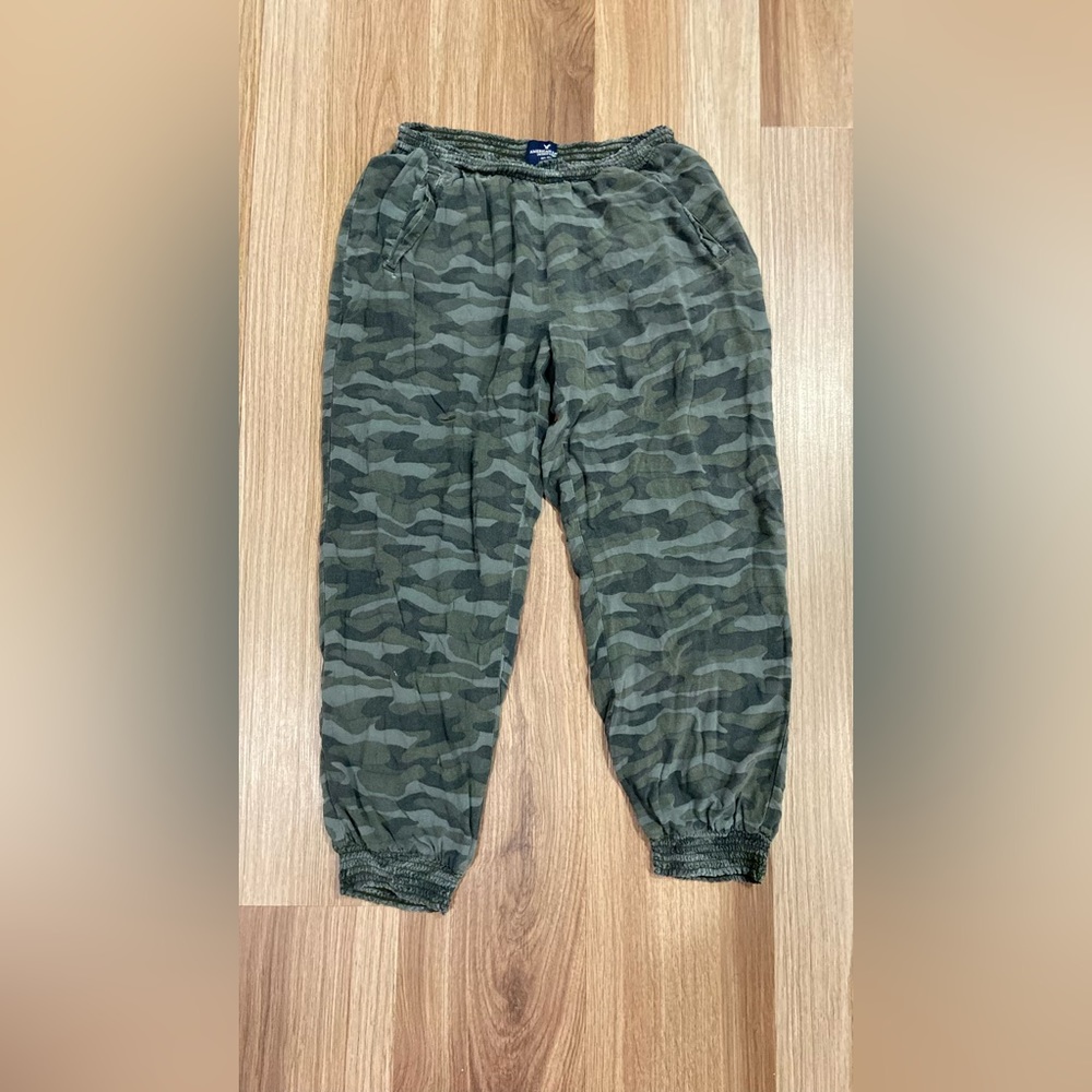 American Eagle Outfitters Camo Jogger Pants